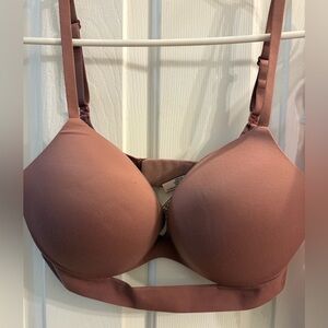 Victoria's Secret Incredible Padded no wire push up Bra in Dusty Rose